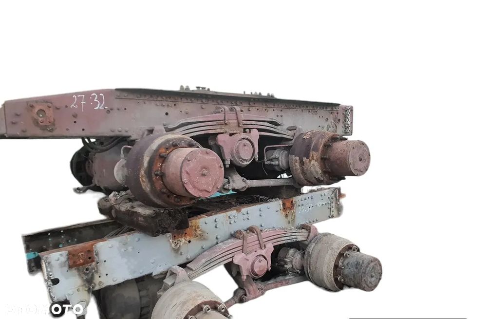 WKŁAD MOSTU IVECO EUROTRAKER PRZELOTOWY 13 TON 8X8 6X6 6X4 28:37 27:32 - 1