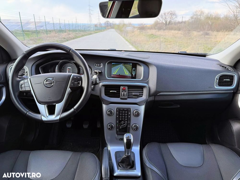 Volvo V40 D3 Momentum - 4