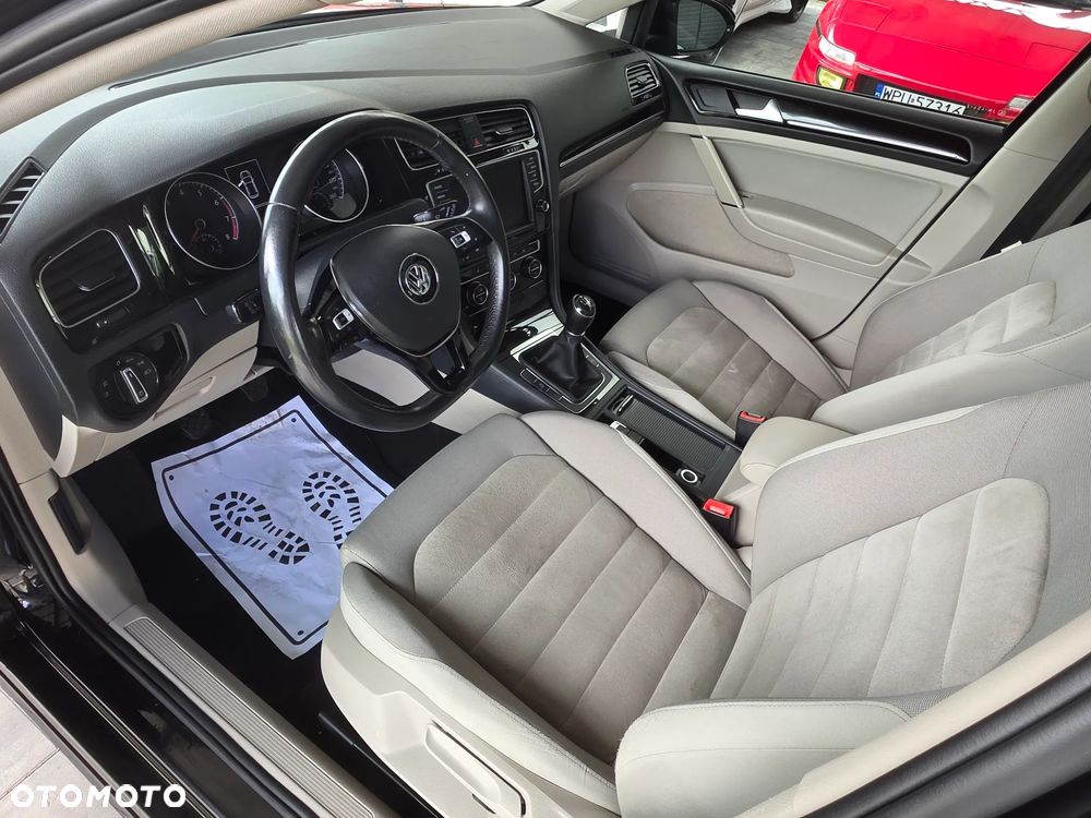 Volkswagen Golf - 21