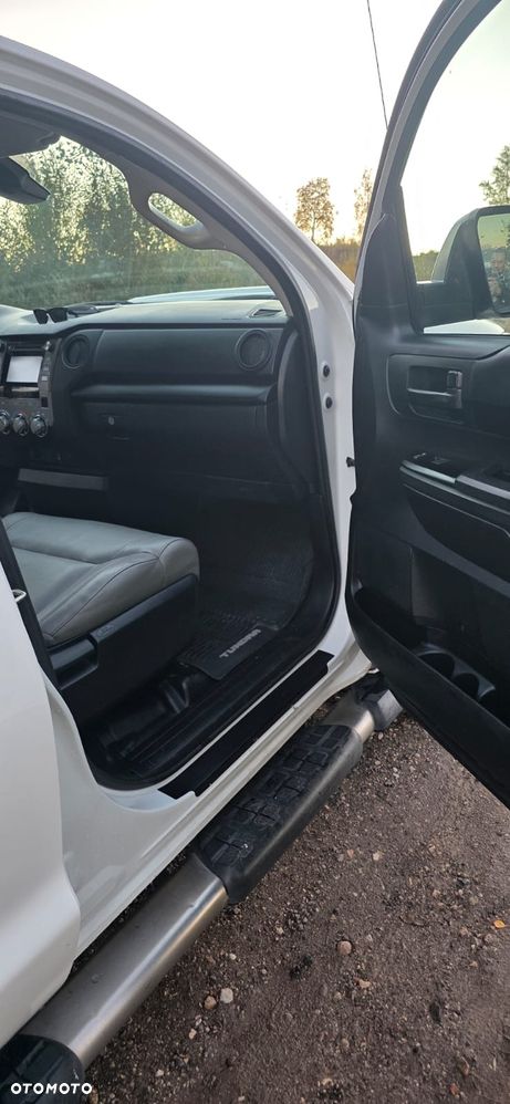 Toyota Tundra - 12