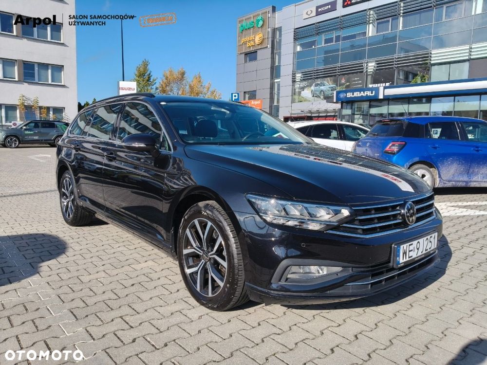 Volkswagen Passat - 1