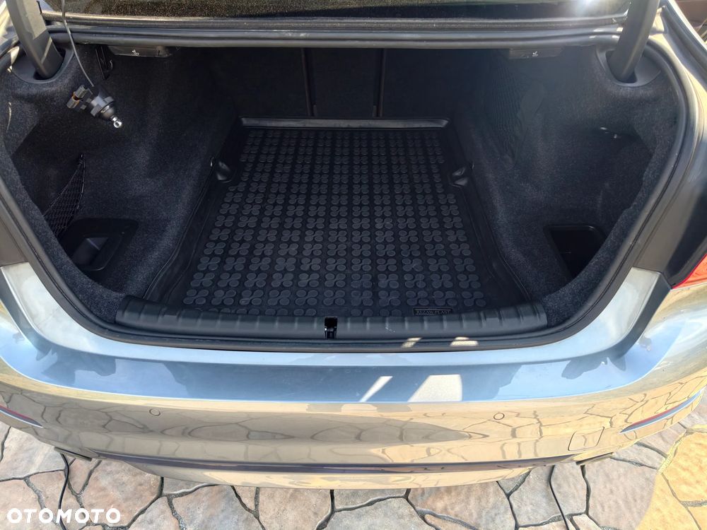 BMW Seria 5 530i GPF xDrive Sport Line sport - 25