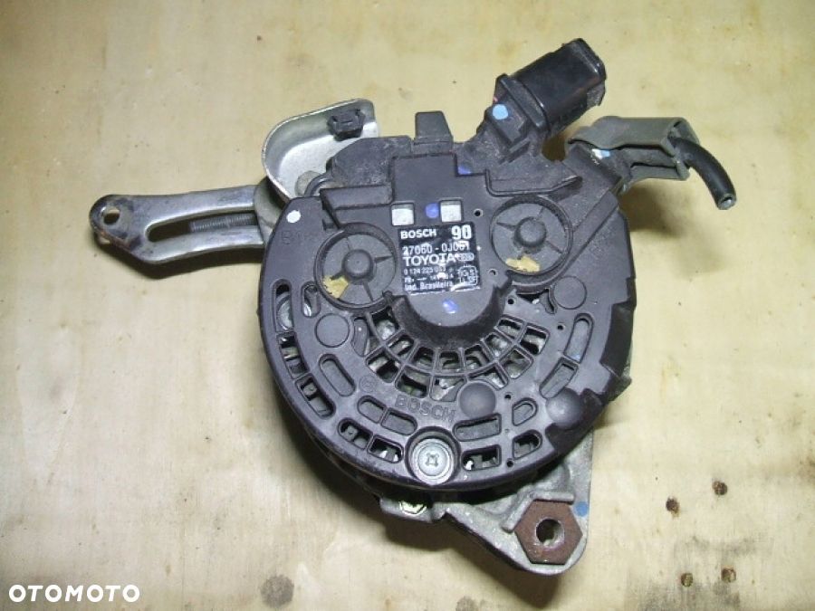 TOYOTA YARIS II AURIS 1.3 ALTERNATOR BOSCH 27060-0J061 - 6