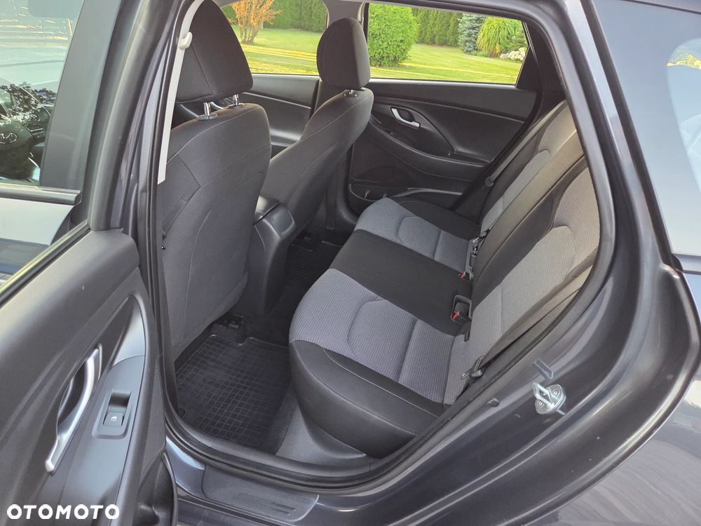 Hyundai i30 1.5 DPI Classic + - 6