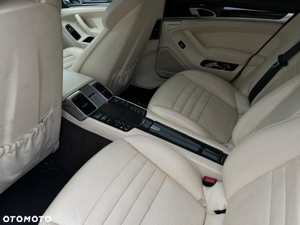 Porsche Panamera 4 - 26