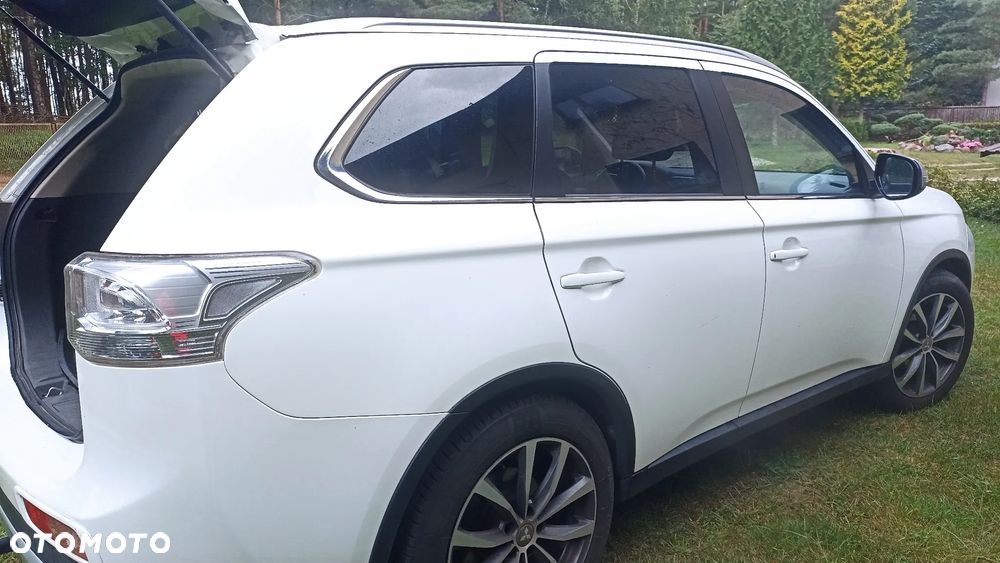 Mitsubishi Outlander 2.2 DID Instyle Navi - 3