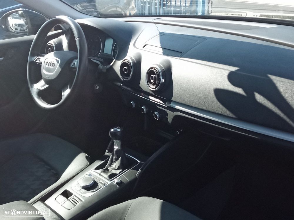 Audi A3 1.6 TDI Advance - 10