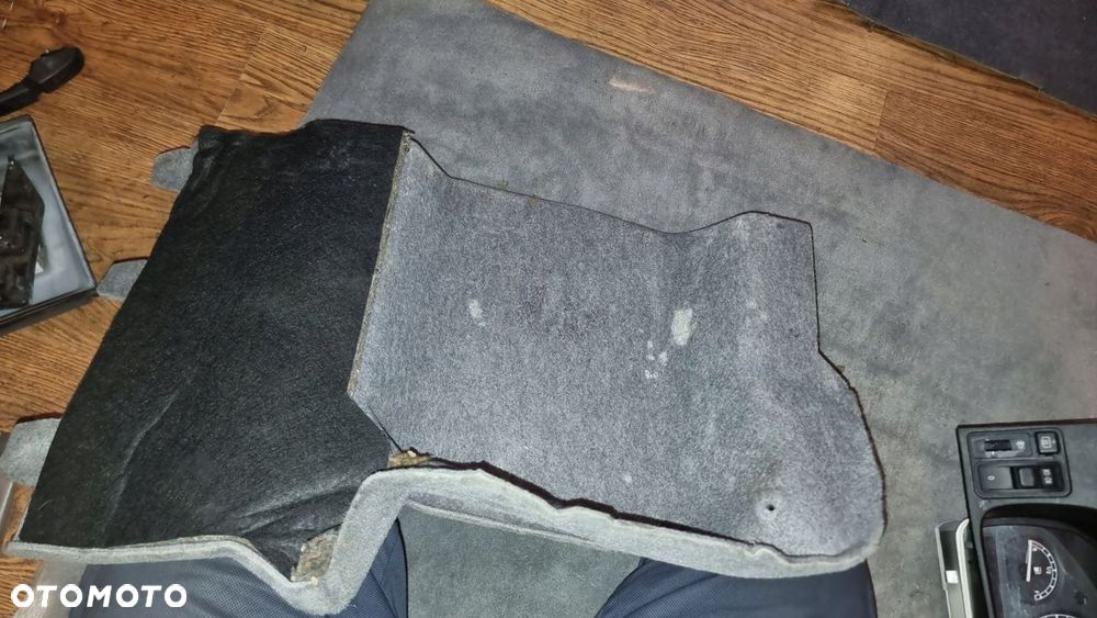 BOCZEK WYKŁADZINA BAGAŻNIKA PRAWA SZARA BMW E31 840 850 - 3