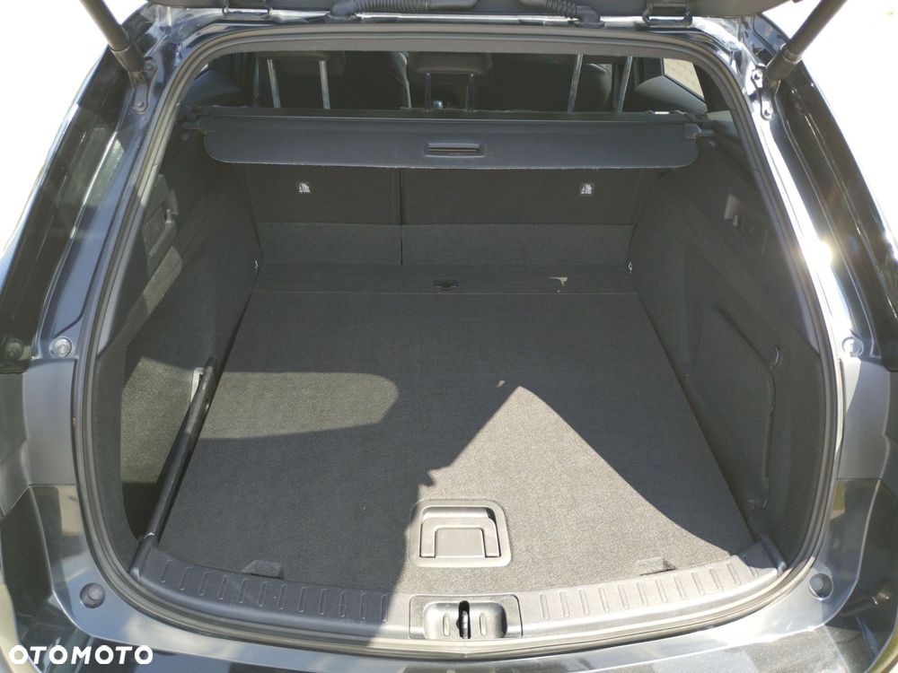 Toyota Corolla 2.0 Hybrid Style - 12