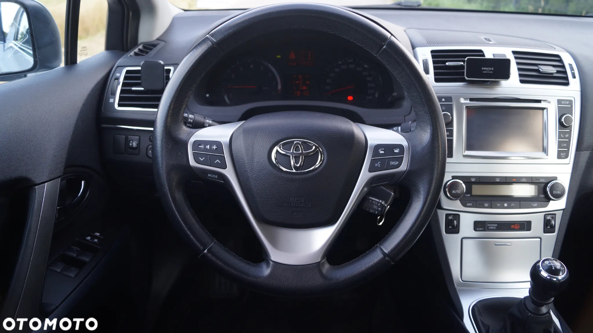 Toyota Avensis 1.8 Sol plus NAVI - 23