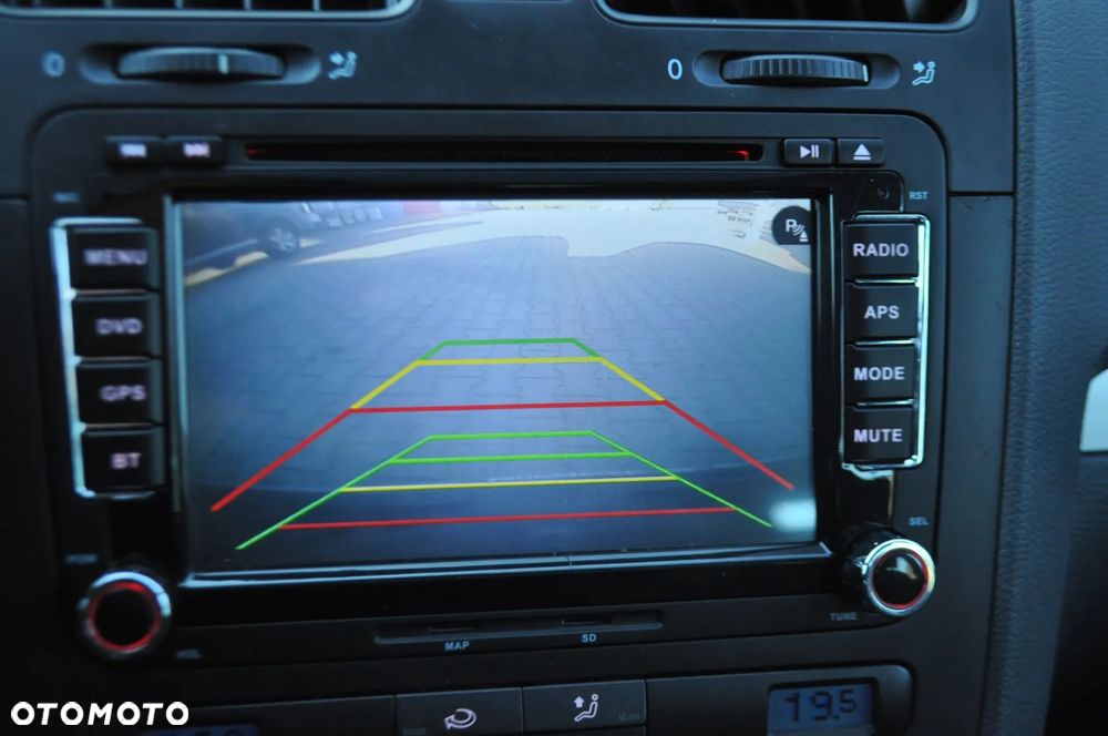 Volkswagen Golf 2.0 FSI Sportline - 22