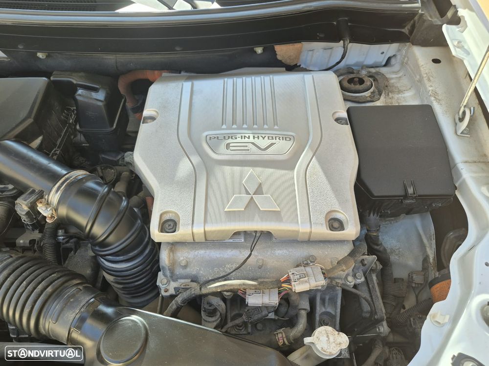 Mitsubishi Outlander - 17