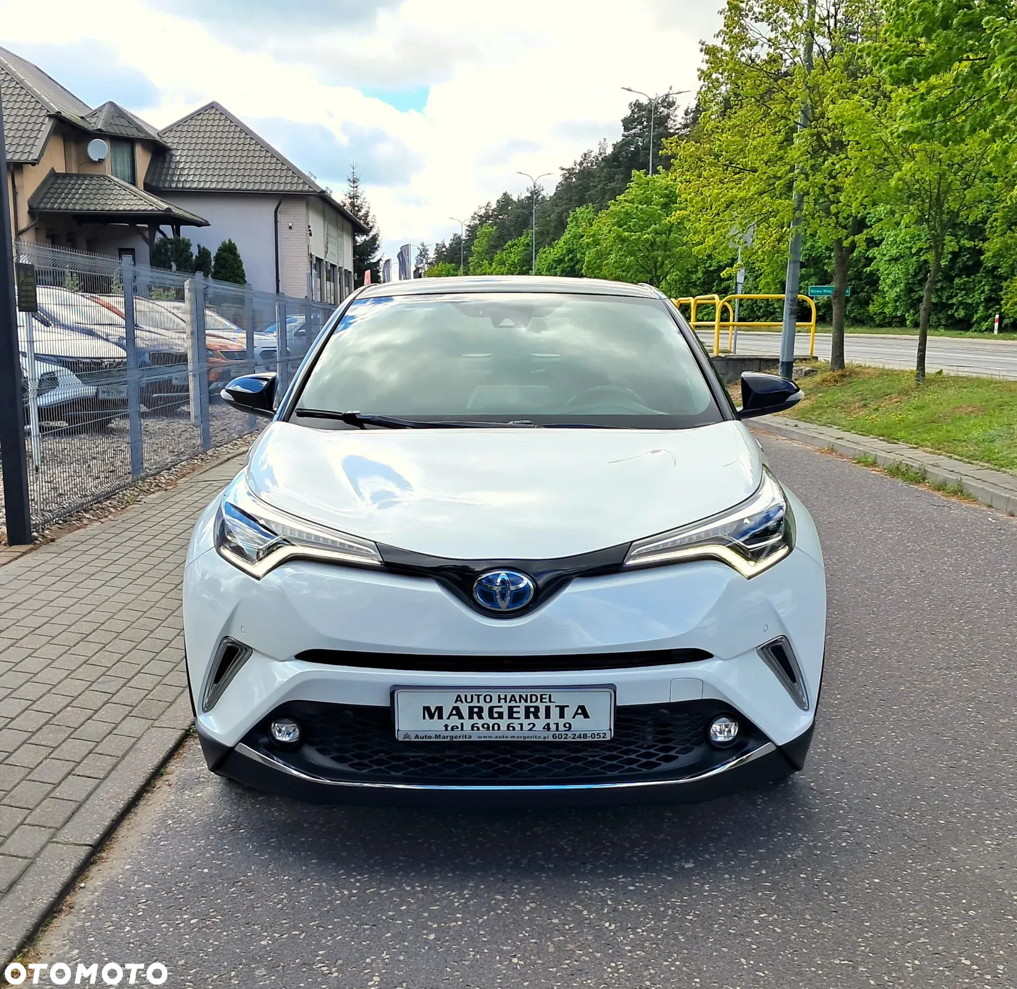 Toyota C-HR 1.8 Hybrid Neon Lime powered by JBL - 34