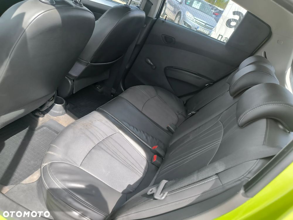 Chevrolet Spark 1.0 Base - 11