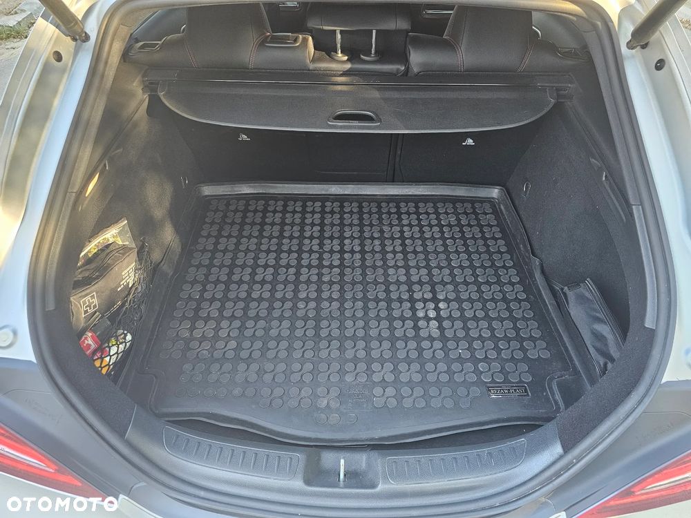 Mercedes-Benz CLA 220 4-Matic AMG Line - 25