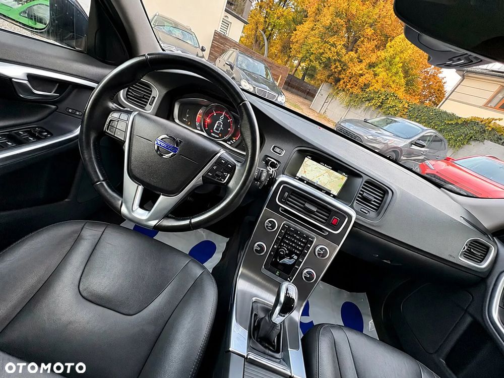Volvo V60 D2 Summum - 26