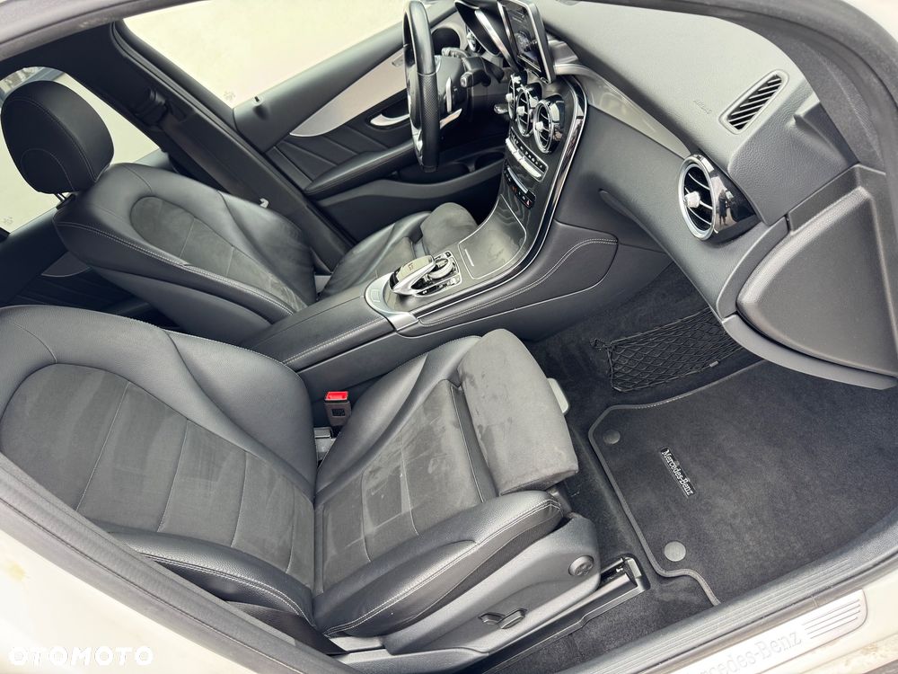 Mercedes-Benz GLC 250 4Matic 9G-TRONIC AMG Line - 20