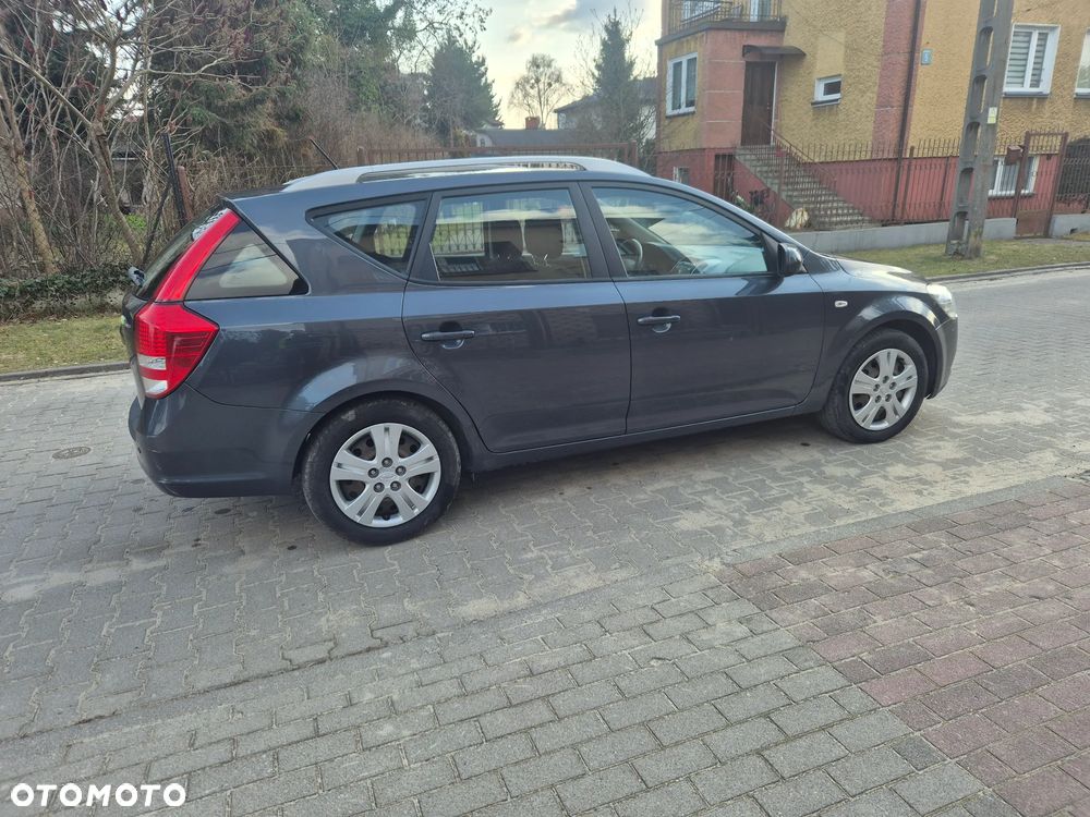 Kia Ceed 1.4 CVVT Attract - 4