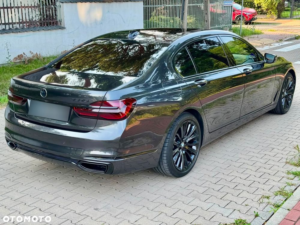 BMW Seria 7 750Li xDrive - 12