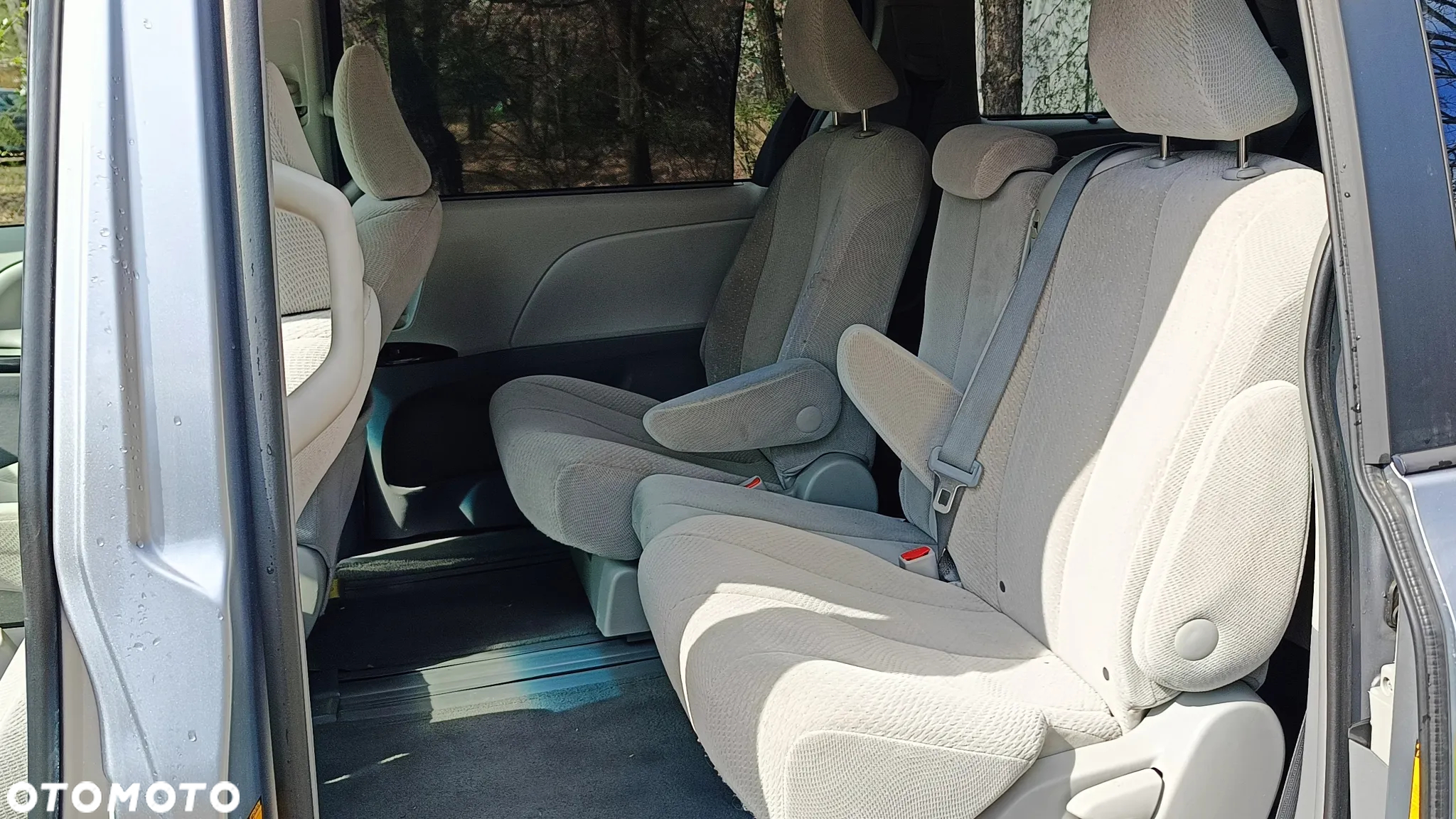 Toyota Sienna 3.5 V6 SE - 40