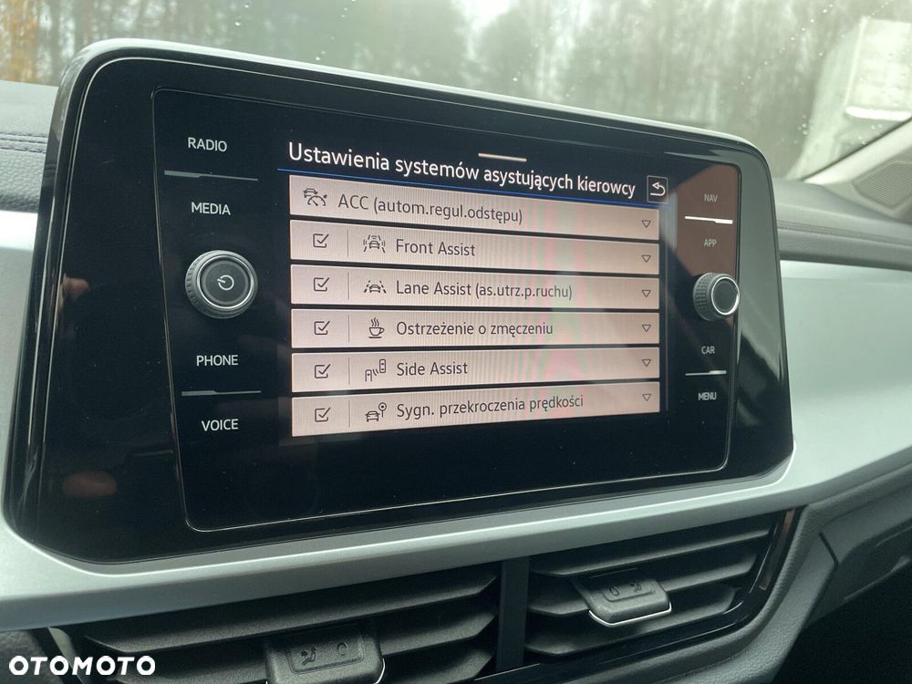 Volkswagen T-Roc - 21