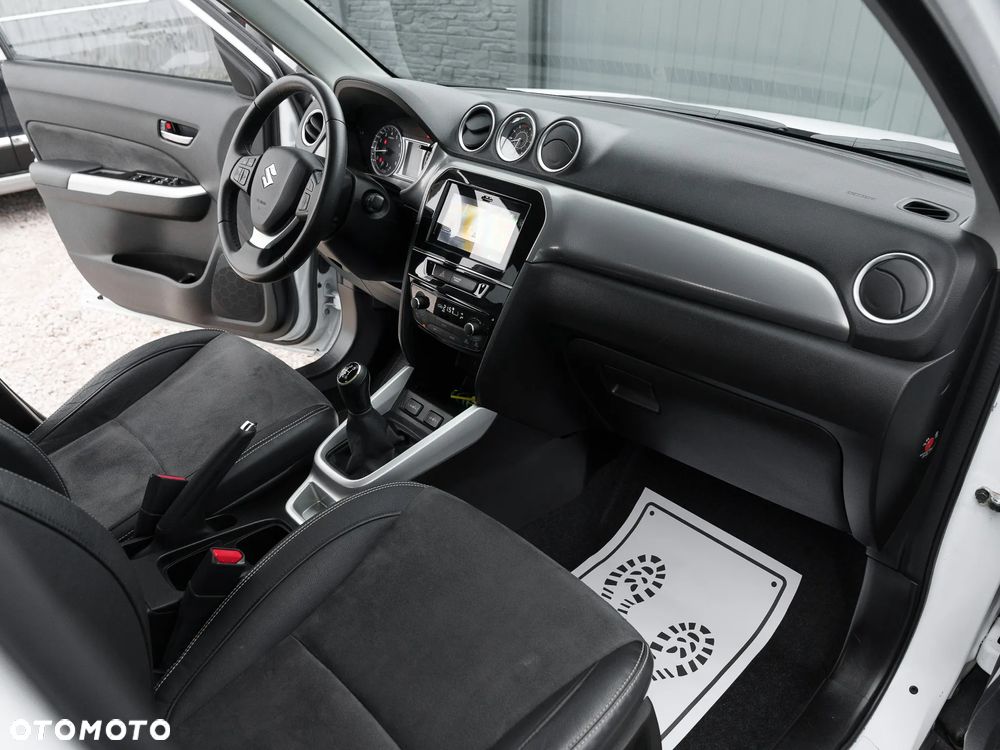 Suzuki Vitara 1.6 Premium 2WD - 16