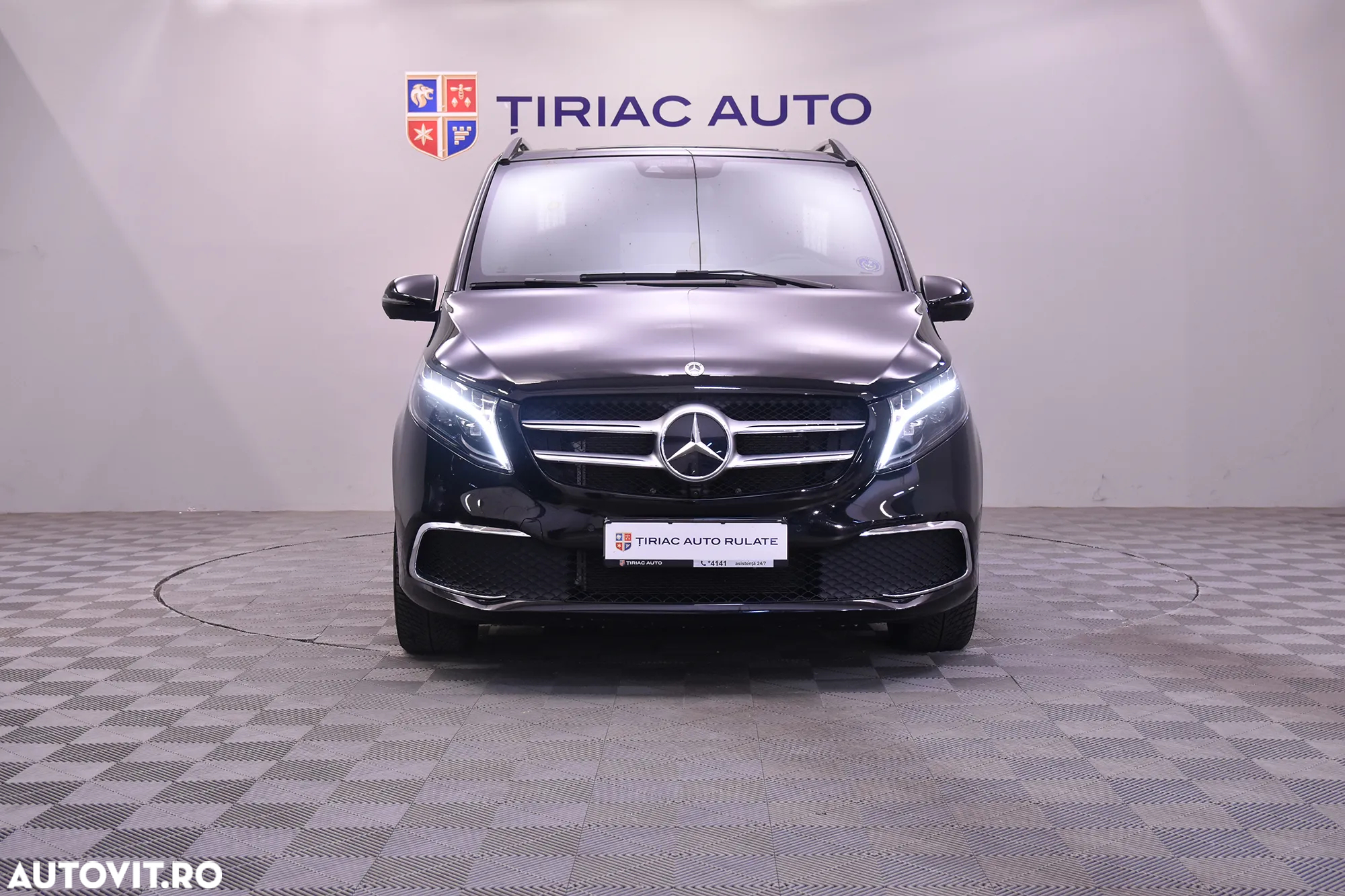 Mercedes-Benz V - 8
