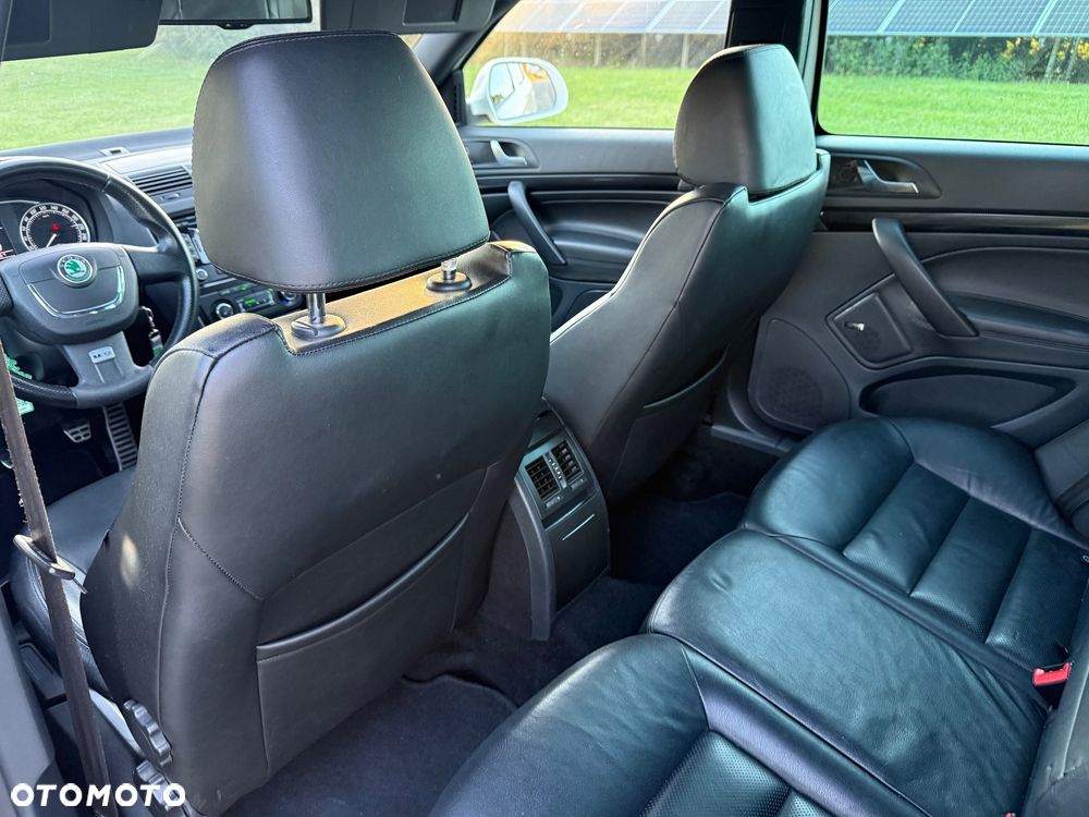 Skoda Octavia 2.0 TDI DPF RS - 17