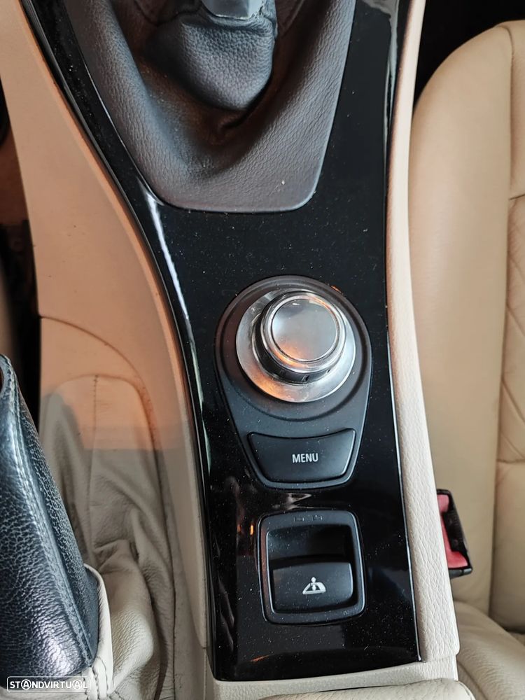 BMW 320 i M Sport Edition - 34