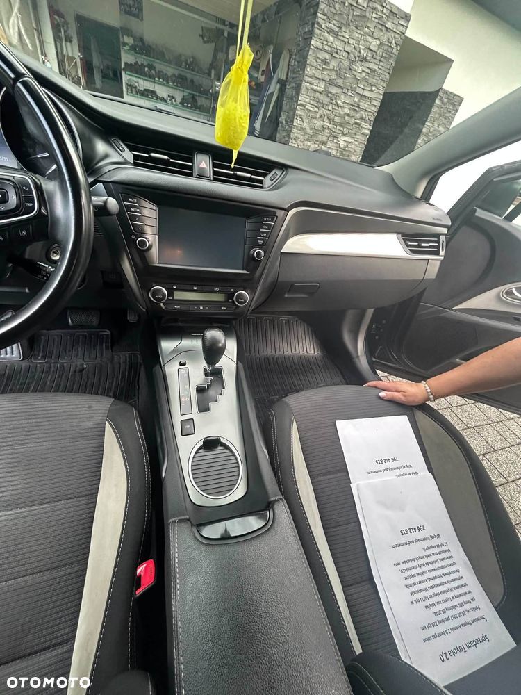 Toyota Avensis 2.0 Premium MS - 24