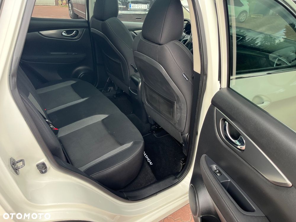 Nissan Qashqai 1.2 DIG-T N-Connecta EU6 - 19