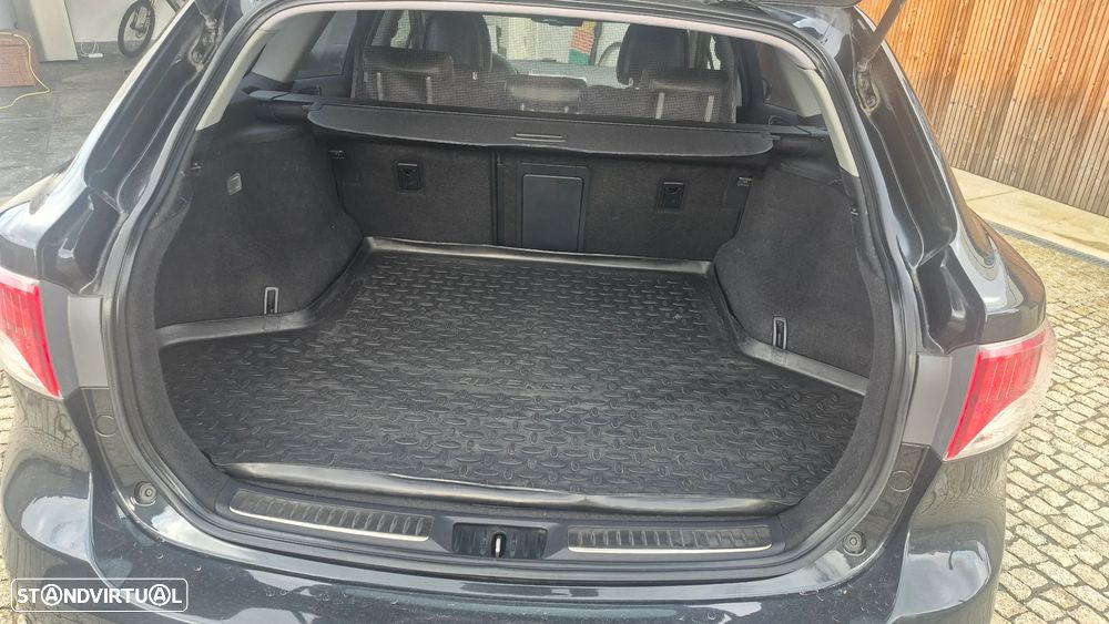 Toyota Avensis SW 2.0 D-4D Exclusive +Pele+GPS - 9