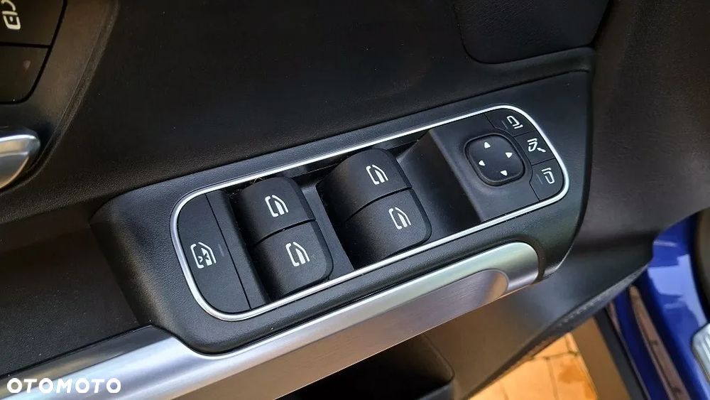 Mercedes-Benz GLB 250 4-Matic Progressive 8G-DCT - 28