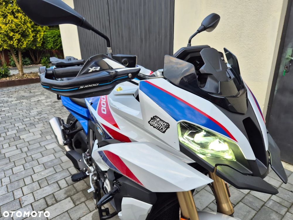 BMW XR - 28