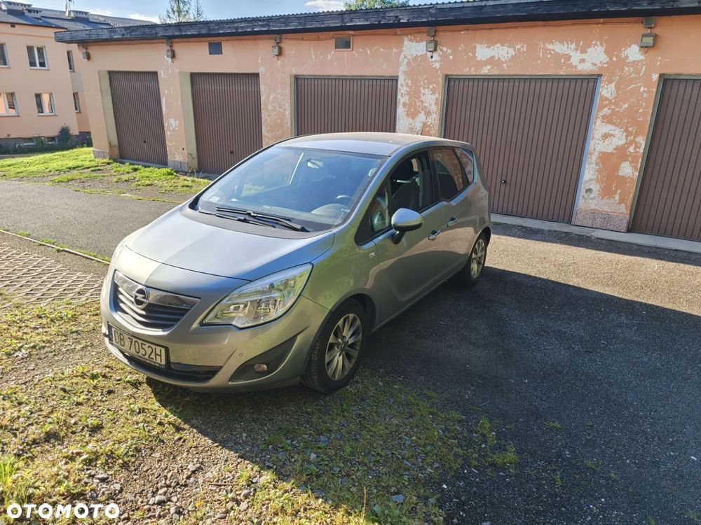 Opel Meriva 2013 photo 2