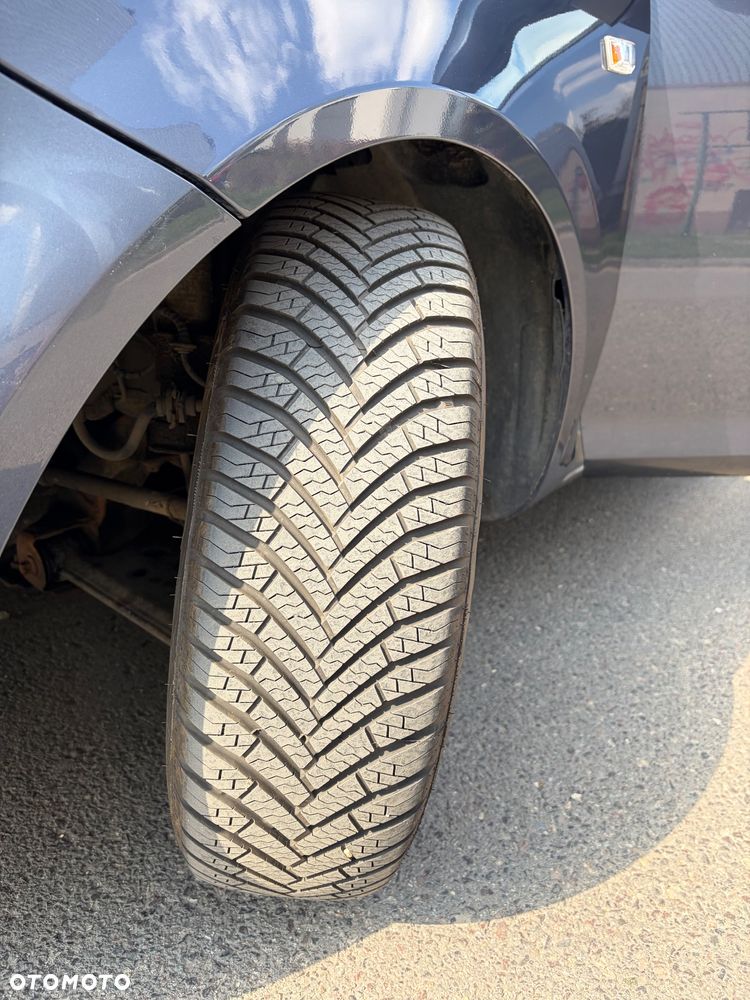 Opel Corsa 1.2 16V Essentia - 8