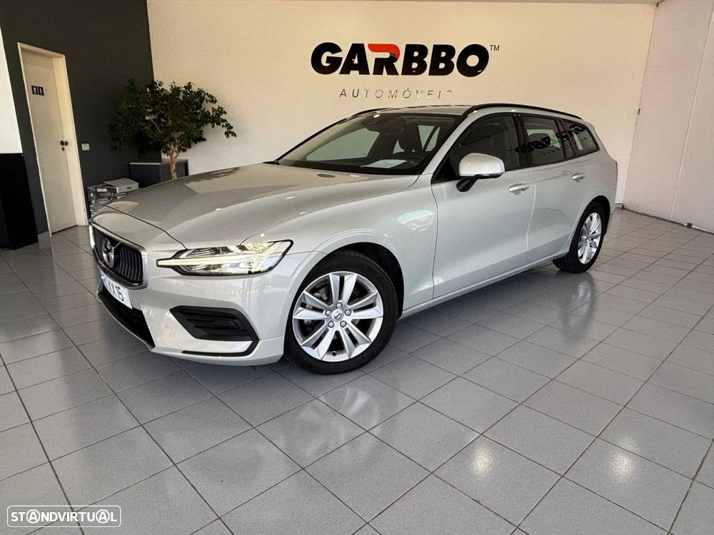 Volvo V60 2.0 D3 Momentum - 1