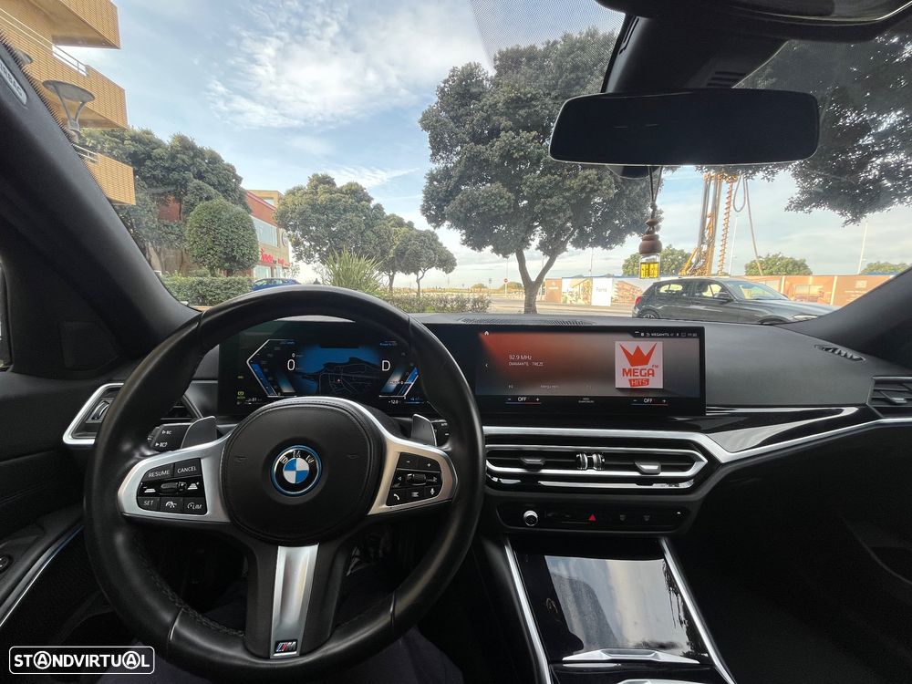 BMW 330 e Aut. M Sport - 34