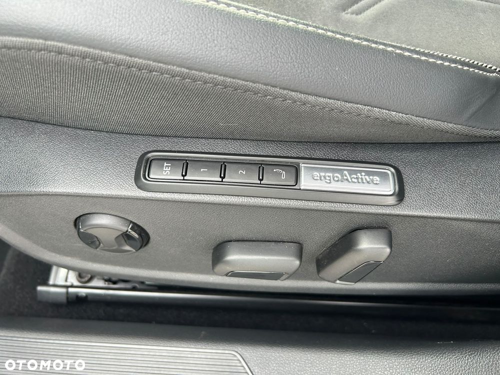 Volkswagen Golf 1.5 TSI EHybrid PHEV 150kW Edition 50 DSG - 7