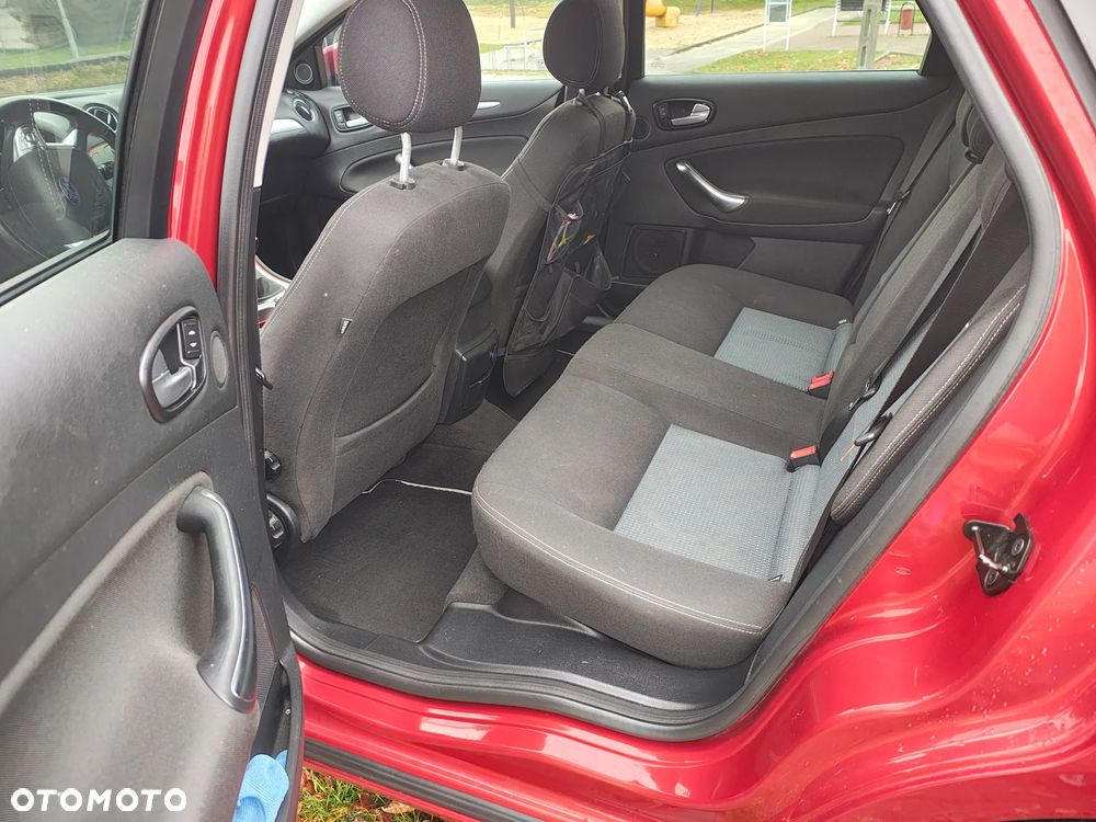 Ford Mondeo 2.0 TDCi Ambiente - 10