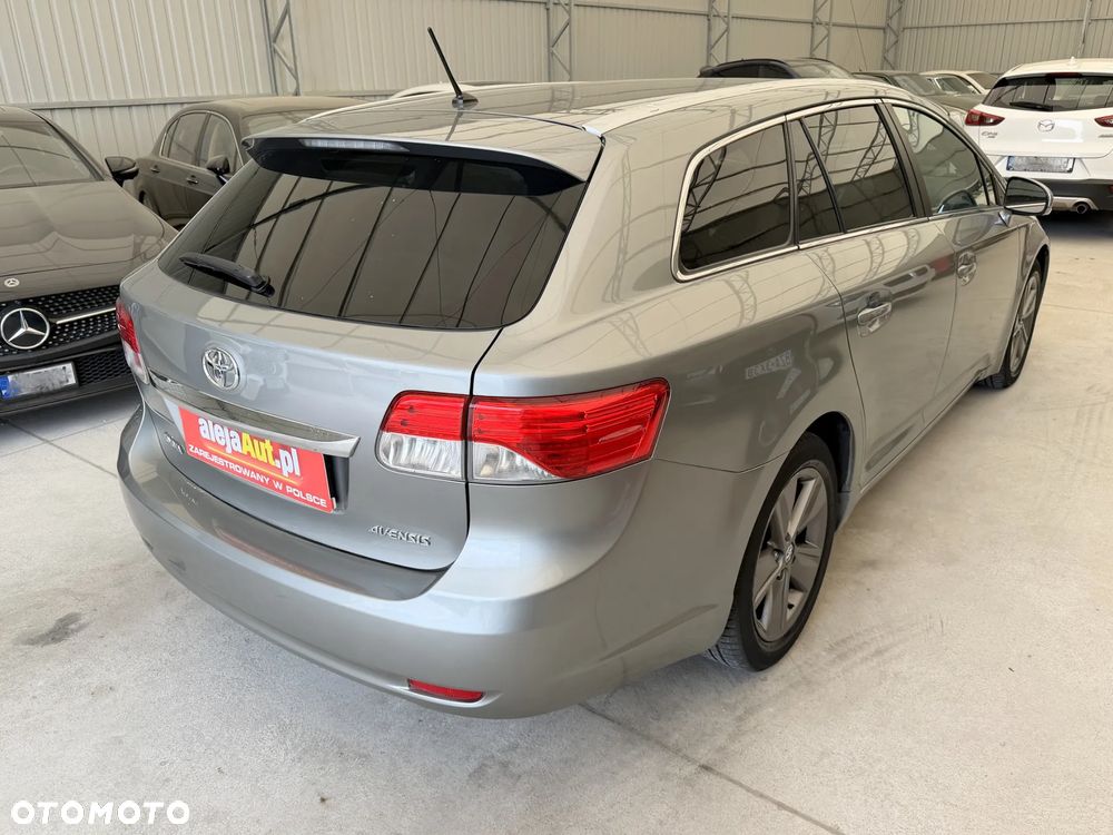 Toyota Avensis - 4