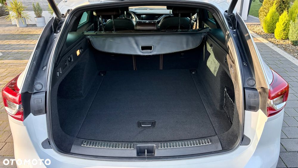 Opel Insignia 2.0 T 4x4 Innovation S&S - 11