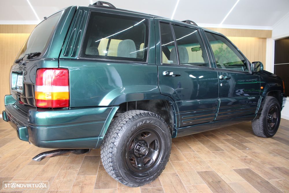 Jeep Grand Cherokee 2.5 TD Laredo - 28
