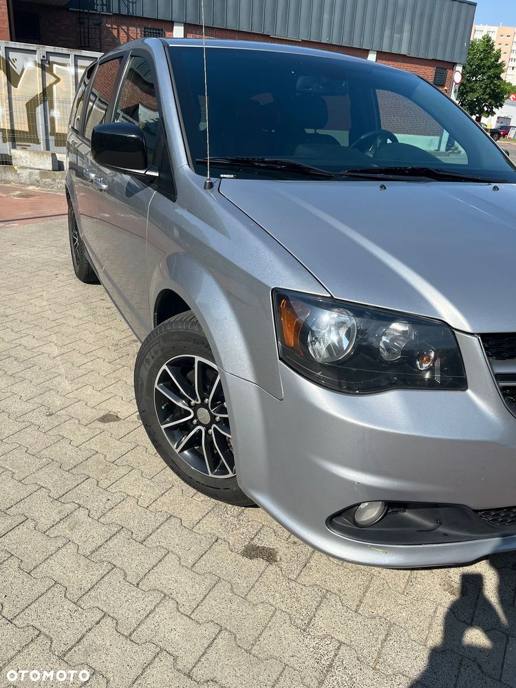 Dodge Grand Caravan - 24