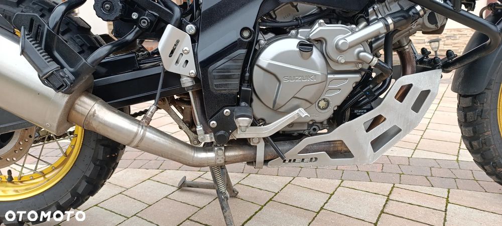 Suzuki V-STROM - 24