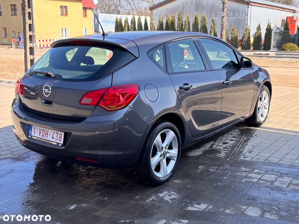Opel Astra - 4