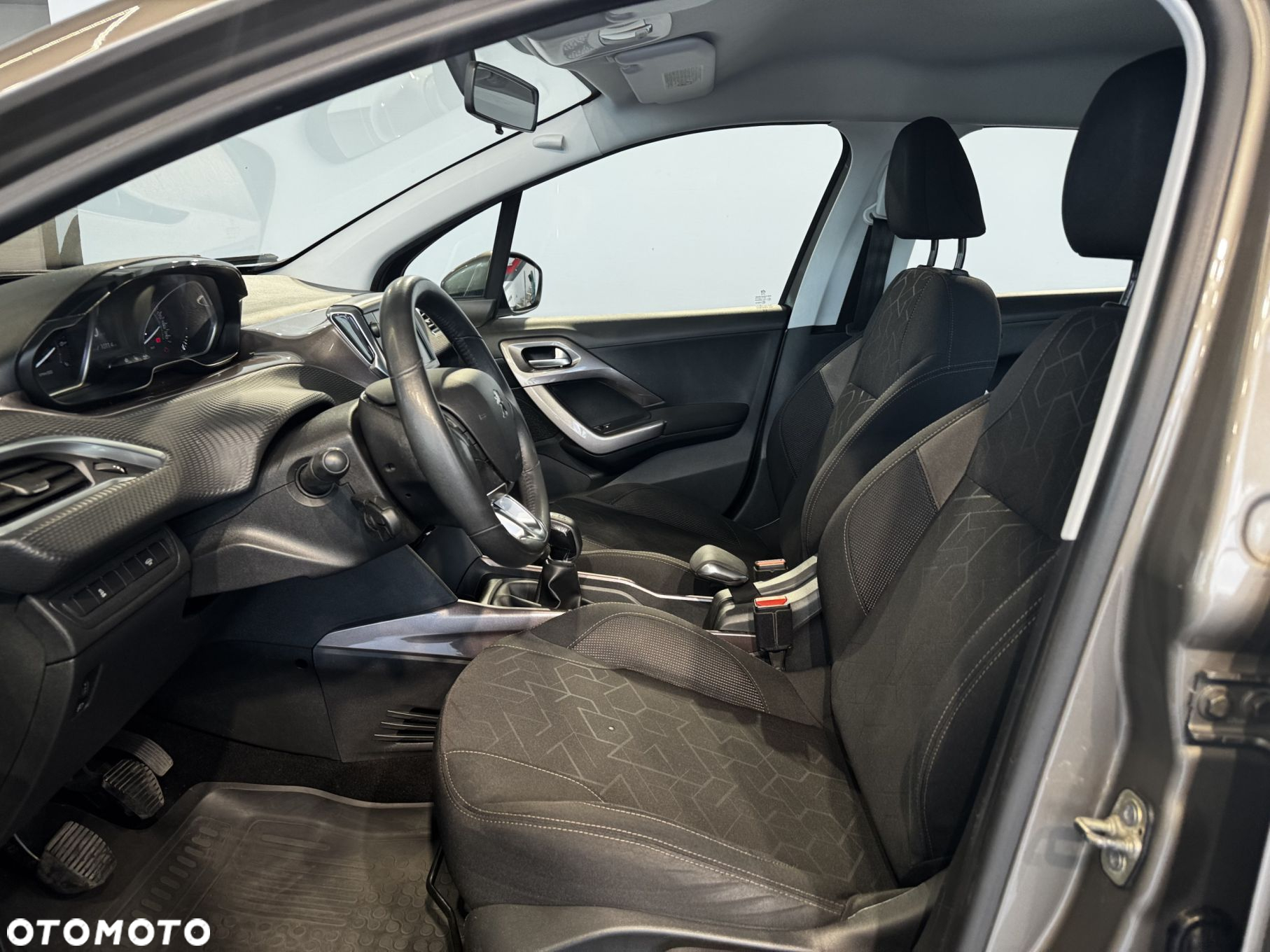 Peugeot 2008 - 12