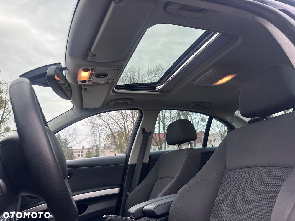 BMW Seria 3 320i Edition Sport - 13