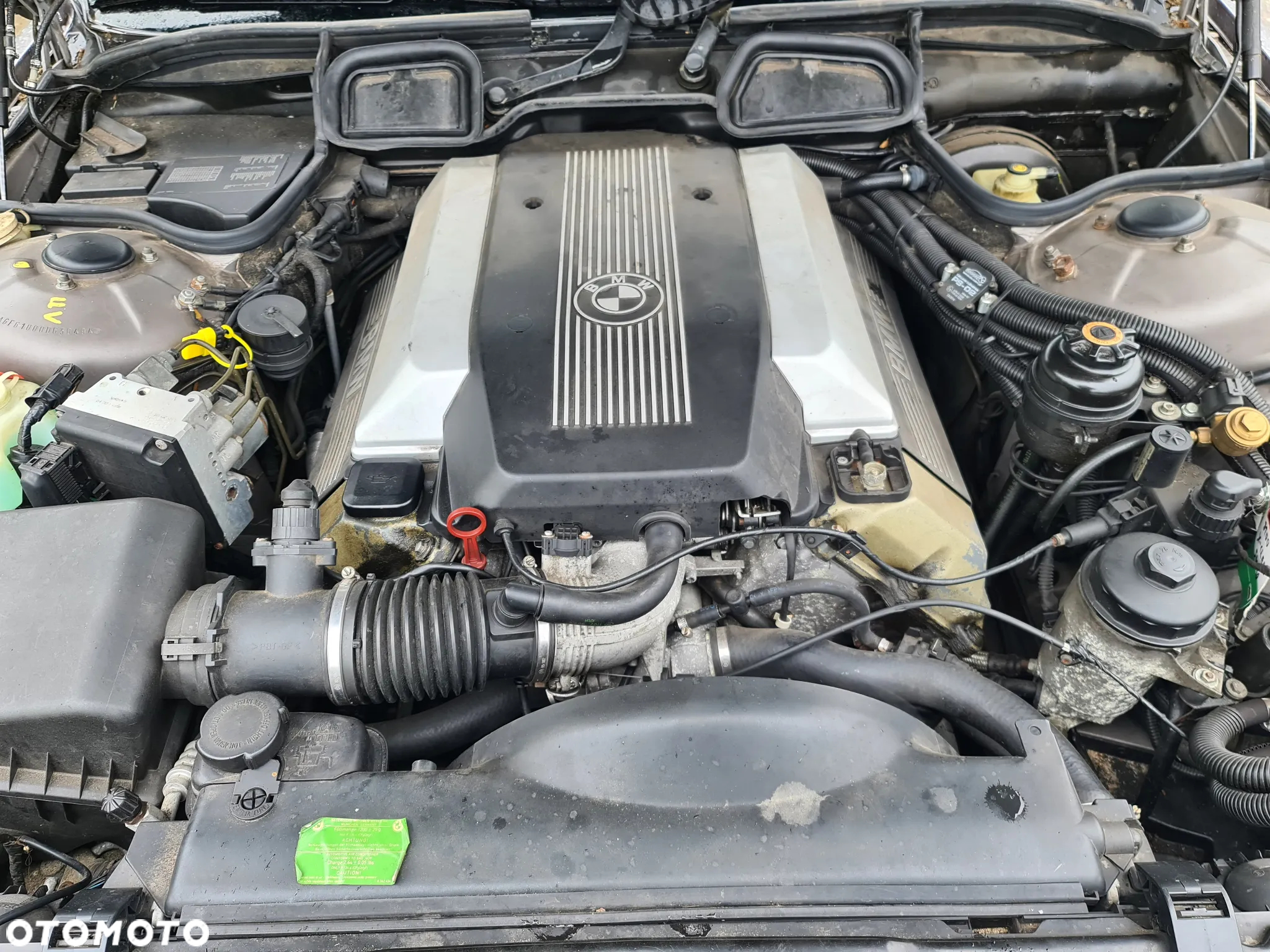 BMW Seria 7 740i V8 - 8