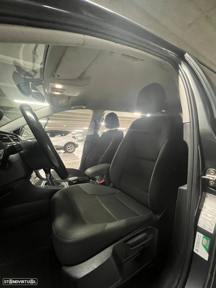 VW Golf Variant 1.6 TDi Confortline - 11